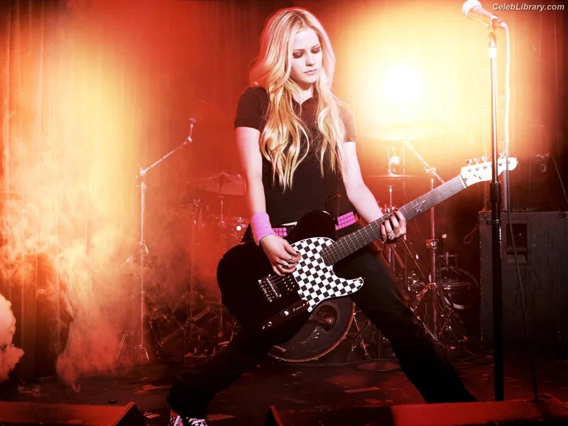 Avril Lavigne photo 14 of 791