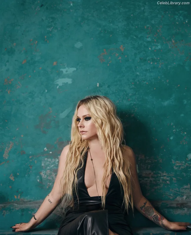 Avril Lavigne photo 24 of 791