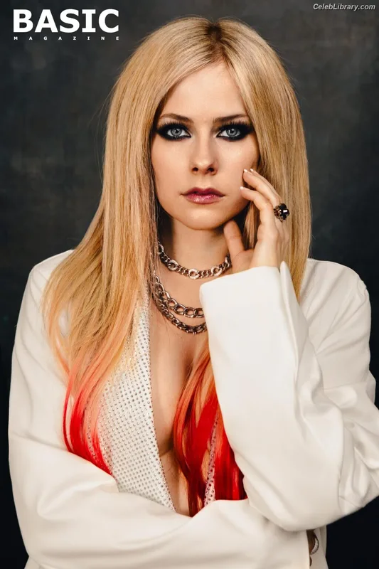 Avril Lavigne photo 10 of 791