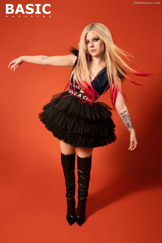 Avril Lavigne photo 11 of 791