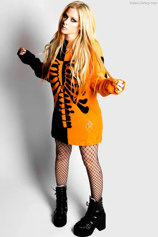Avril Lavigne photo 16 of 791