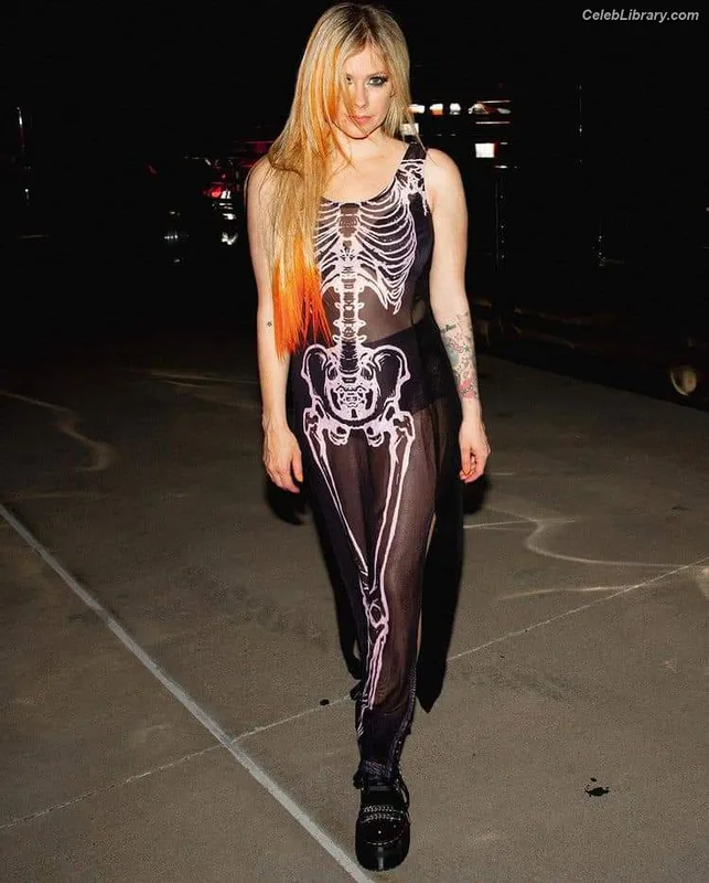 Avril Lavigne photo 24 of 791