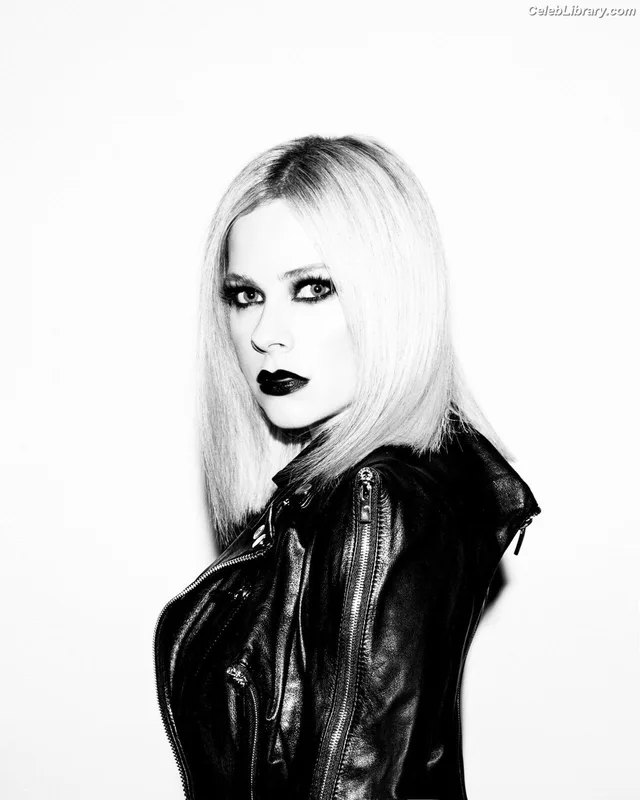 Avril Lavigne photo 5 of 791