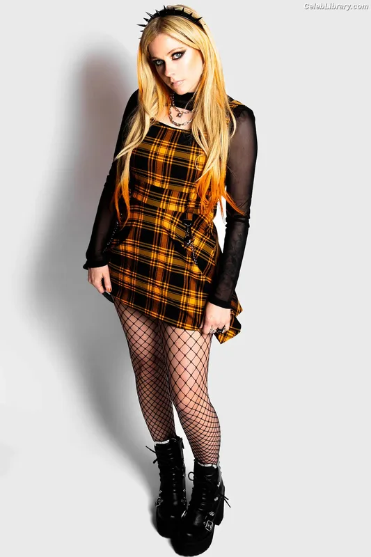 Avril Lavigne photo 6 of 791