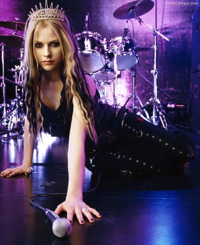 Avril Lavigne photo 18 of 791