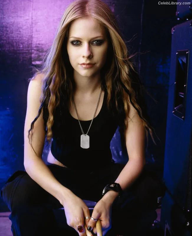 Avril Lavigne photo 1 of 791