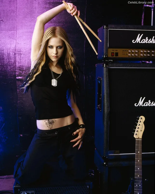 Avril Lavigne photo 3 of 791