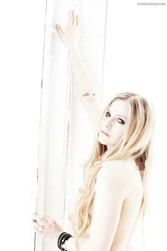 Avril Lavigne photo 12 of 791