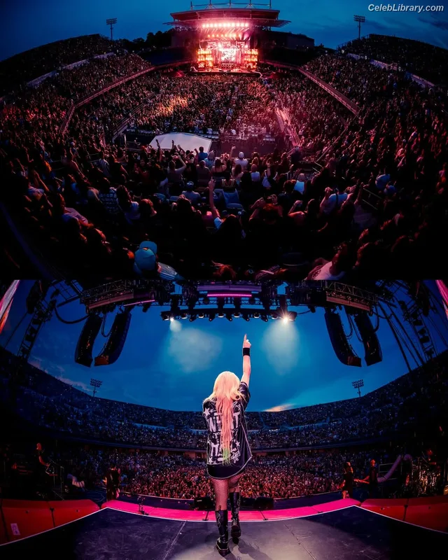 Avril Lavigne photo 4 of 791