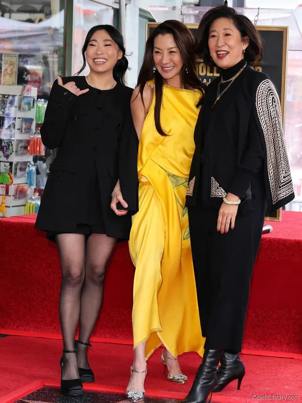 Awkwafina photo 10 of 60