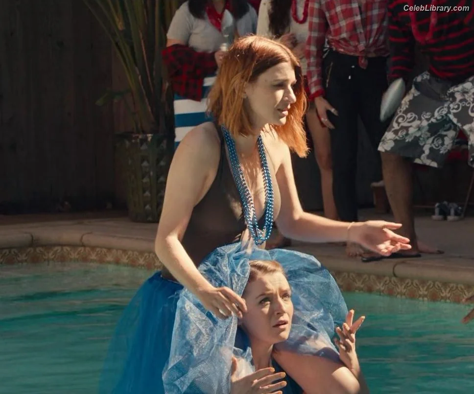 Aya Cash photo 10 of 60
