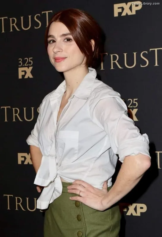 Aya Cash photo 20 of 61