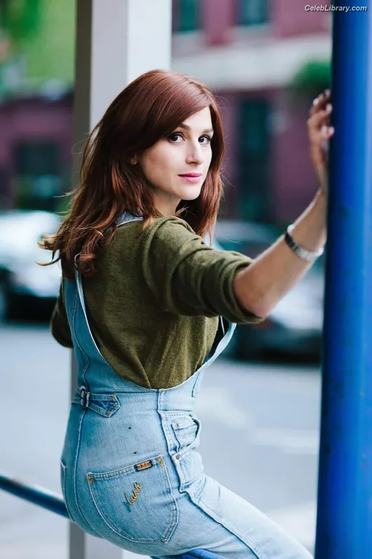 Aya Cash photo 2 of 61