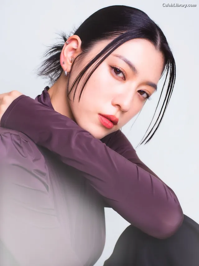 Ayaka Miyoshi photo 13 of 1209