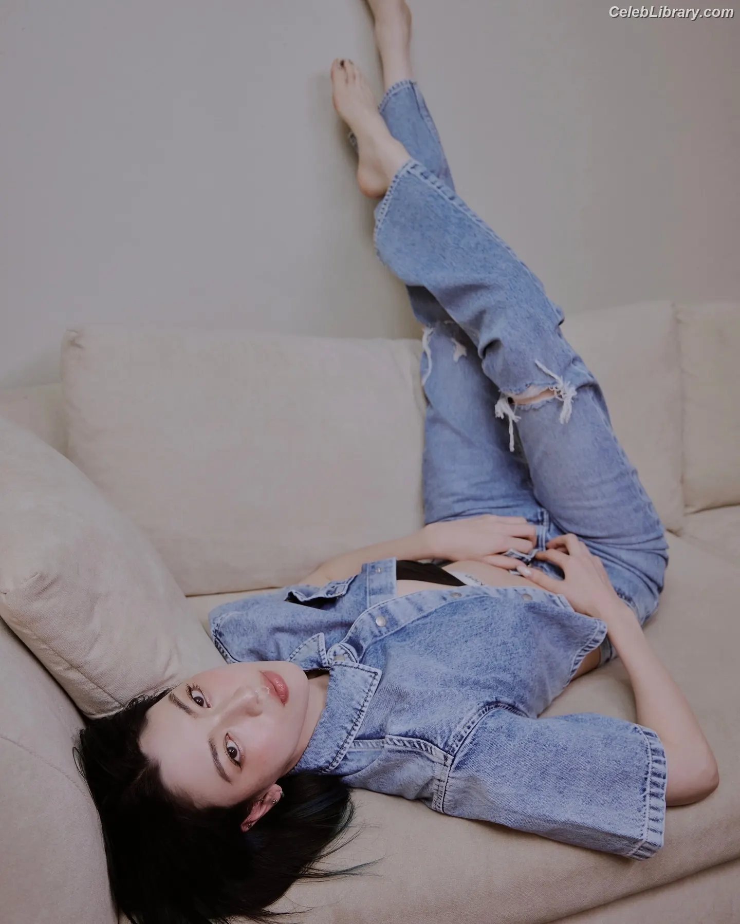 Ayaka Miyoshi photo 20 of 1209