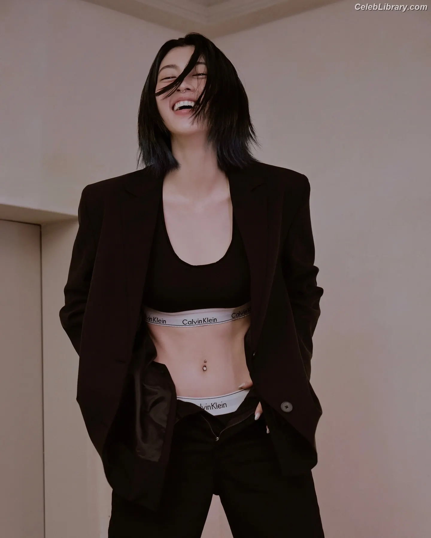 Ayaka Miyoshi photo 21 of 1209