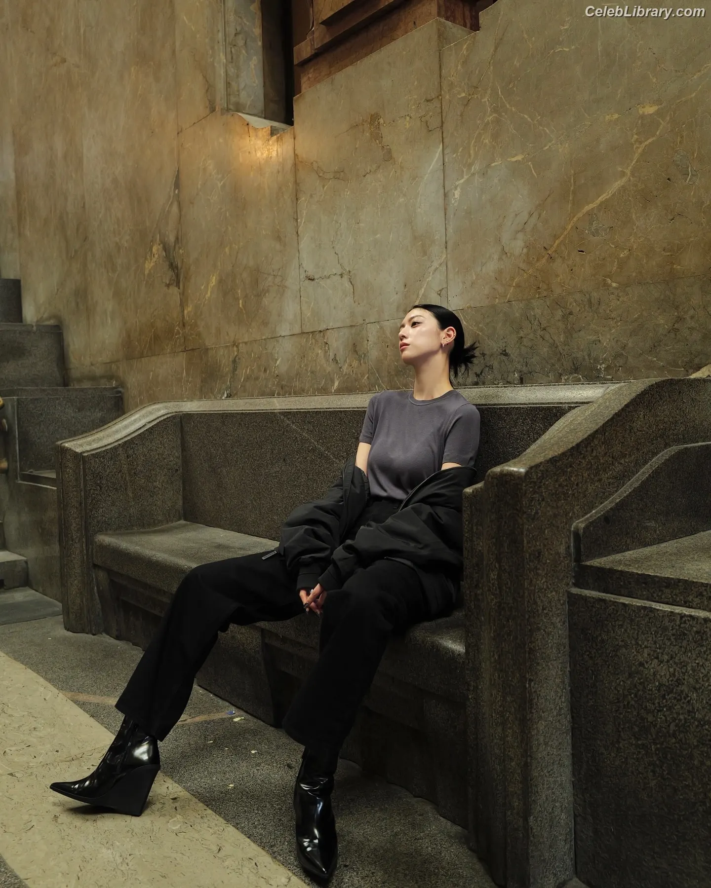 Ayaka Miyoshi photo 9 of 1209