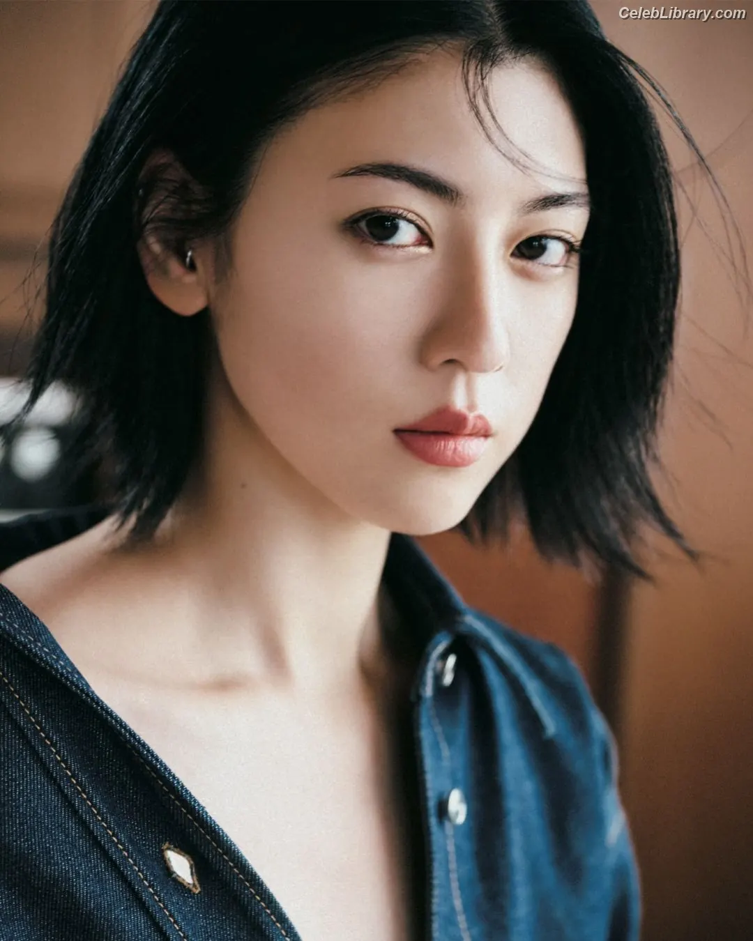 Ayaka Miyoshi photo 13 of 1209