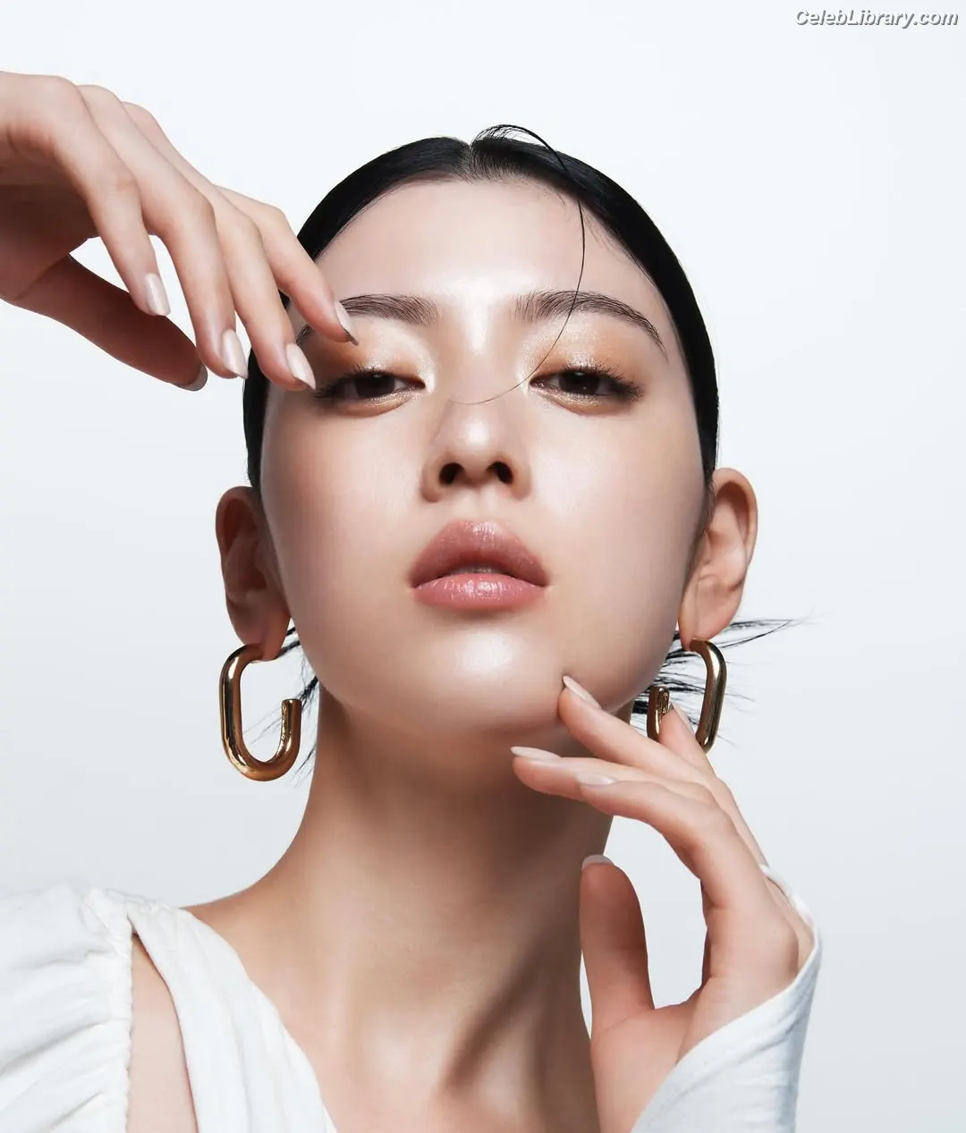 Ayaka Miyoshi photo 24 of 1209