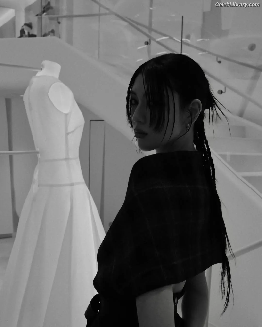 Ayaka Miyoshi photo 10 of 1209