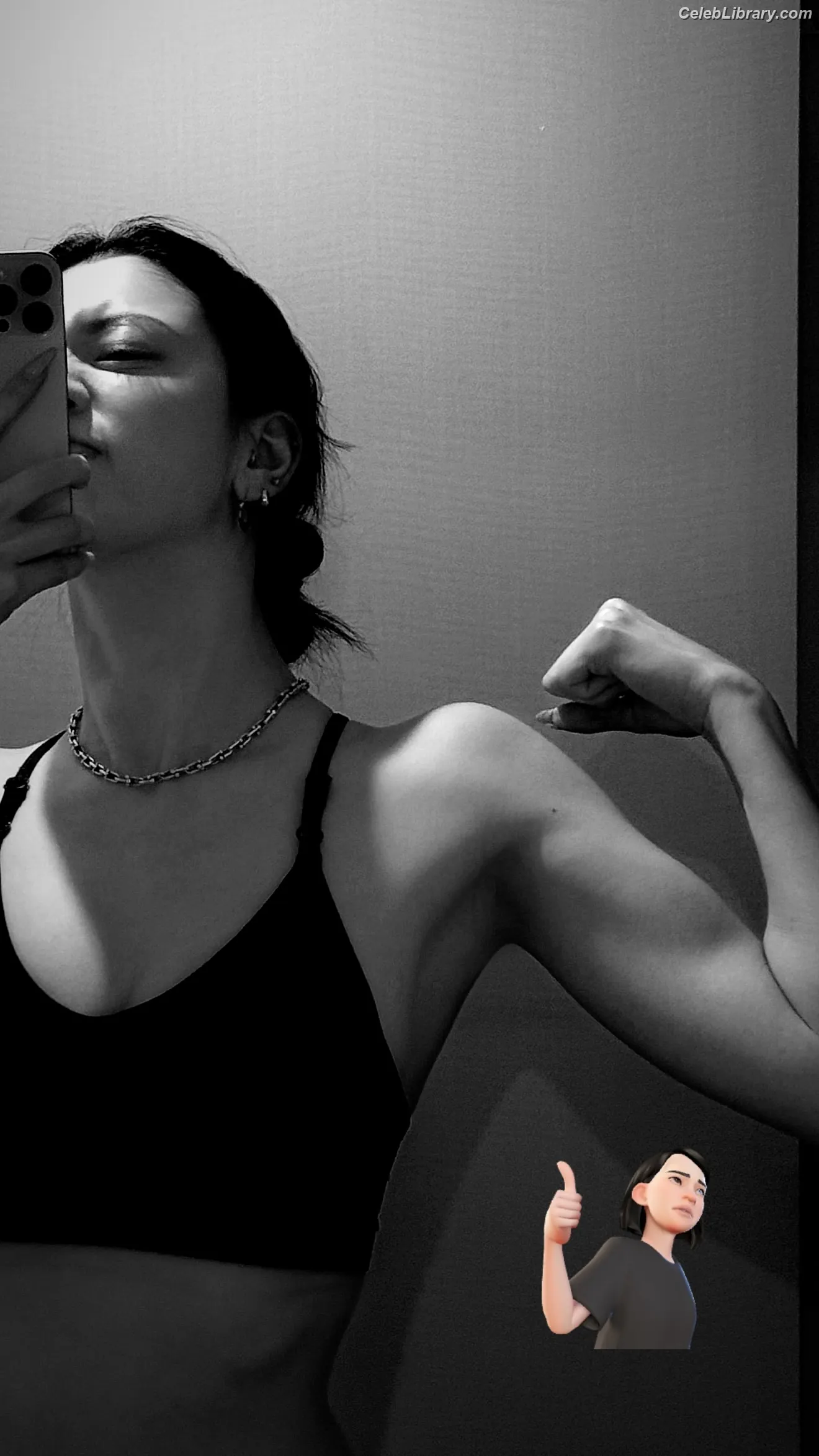 Ayaka Miyoshi photo 23 of 1209