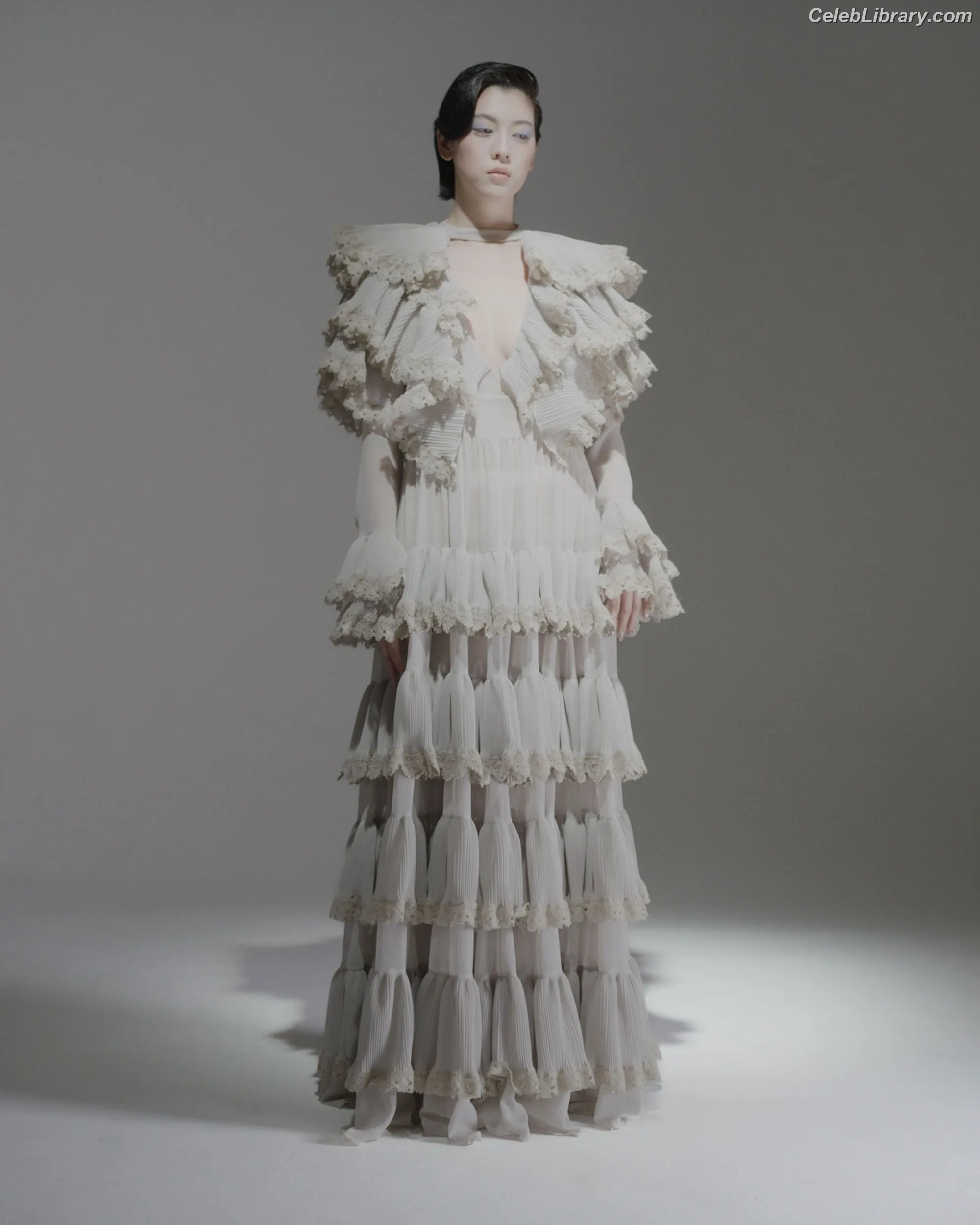 Ayaka Miyoshi photo 7 of 1209