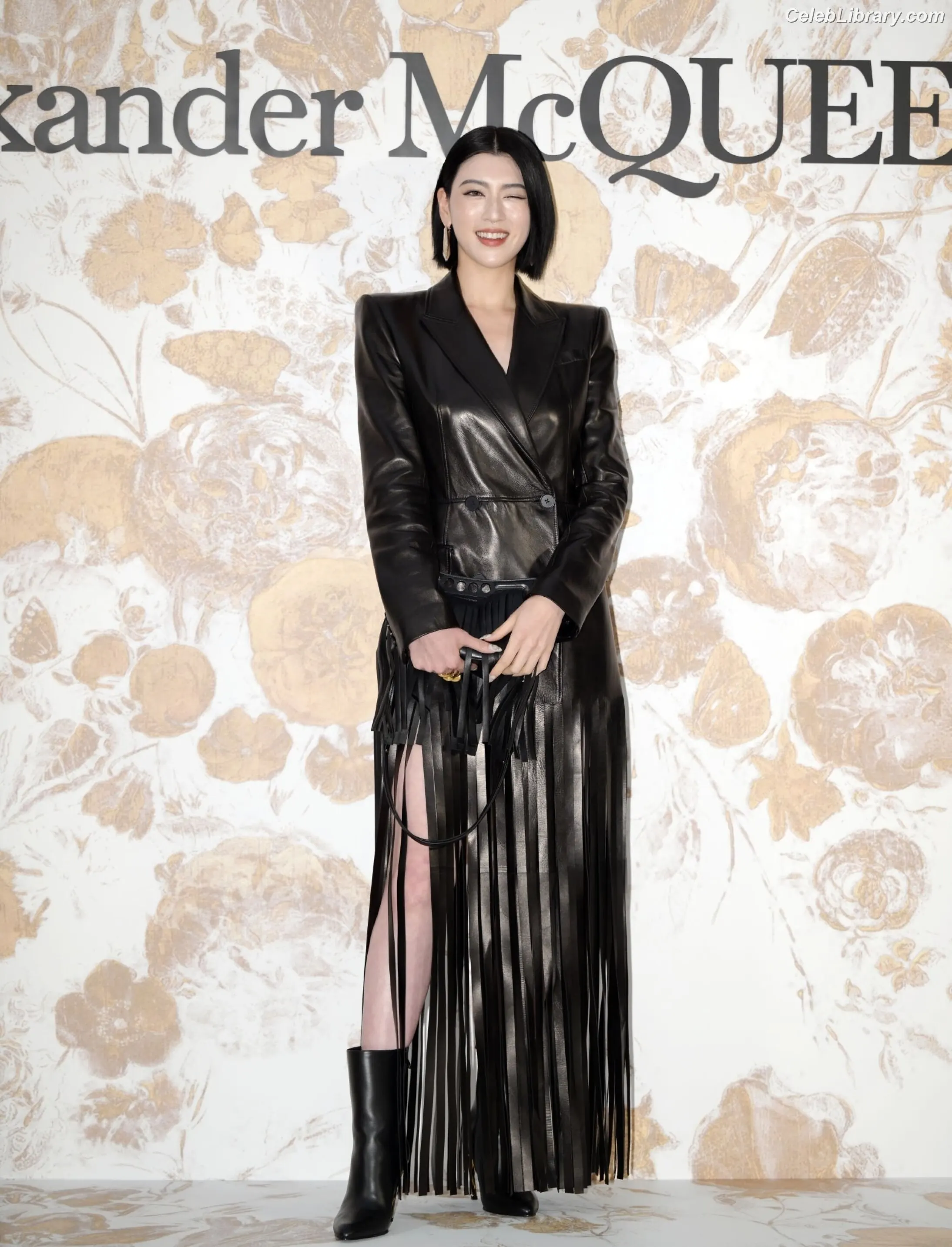 Ayaka Miyoshi photo 22 of 1209