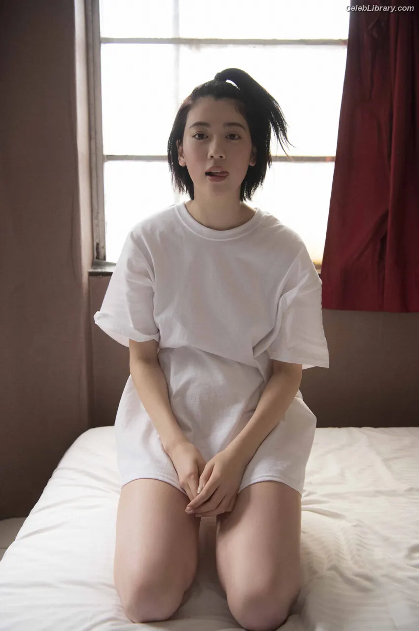 Ayaka Miyoshi photo 10 of 1209