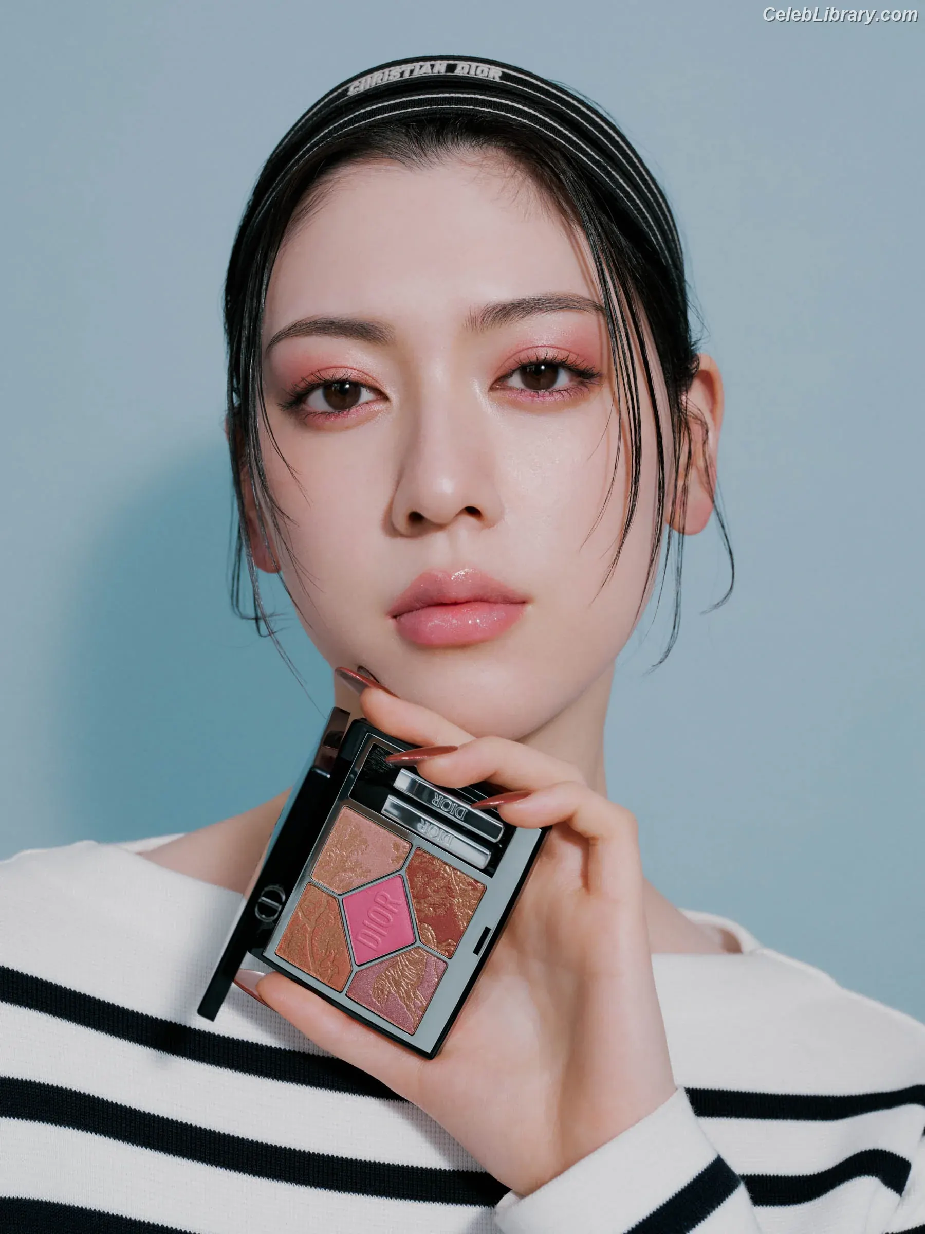 Ayaka Miyoshi photo 16 of 1209
