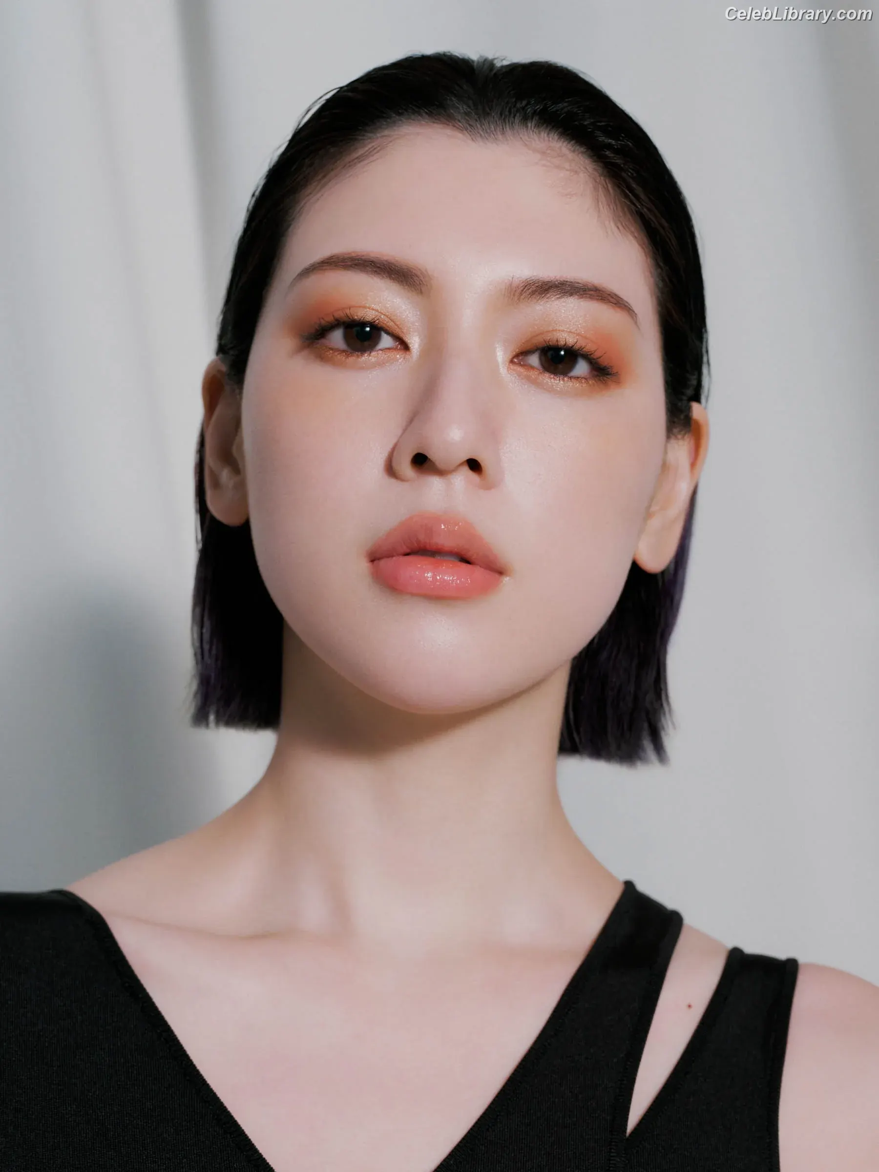 Ayaka Miyoshi photo 18 of 1209
