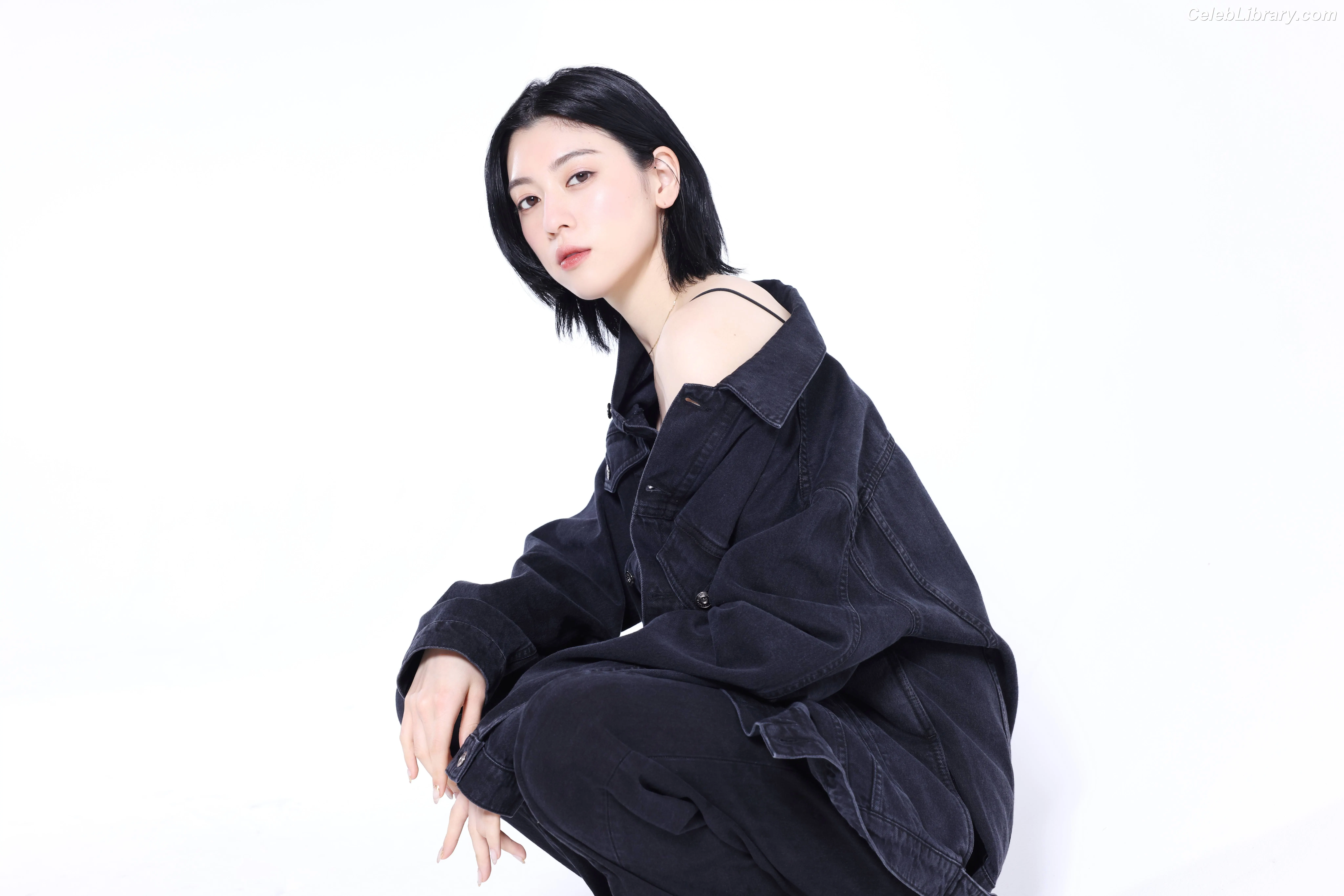 Ayaka Miyoshi photo 9 of 1209
