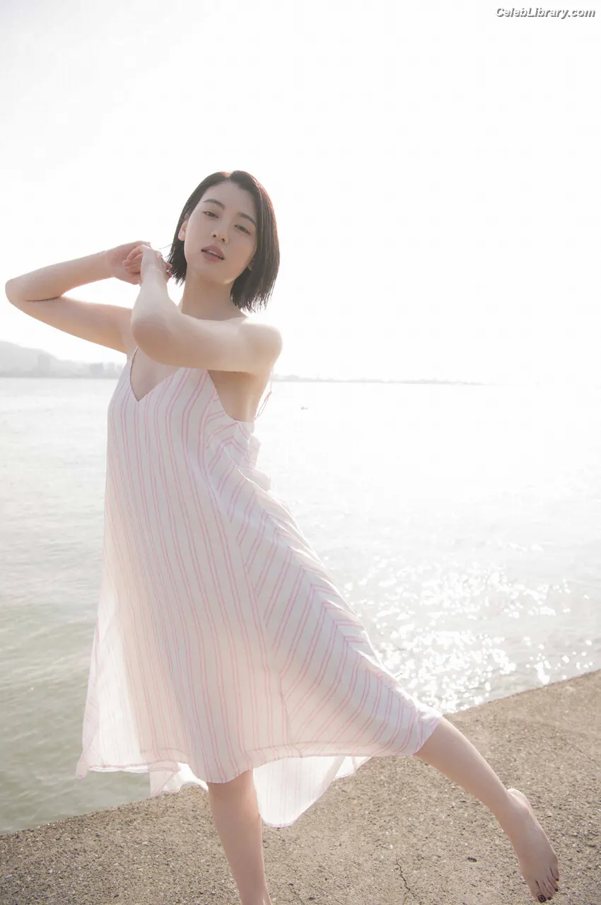 Ayaka Miyoshi photo 23 of 1209