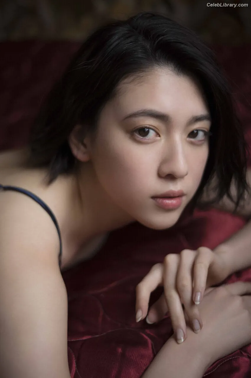 Ayaka Miyoshi photo 20 of 1209