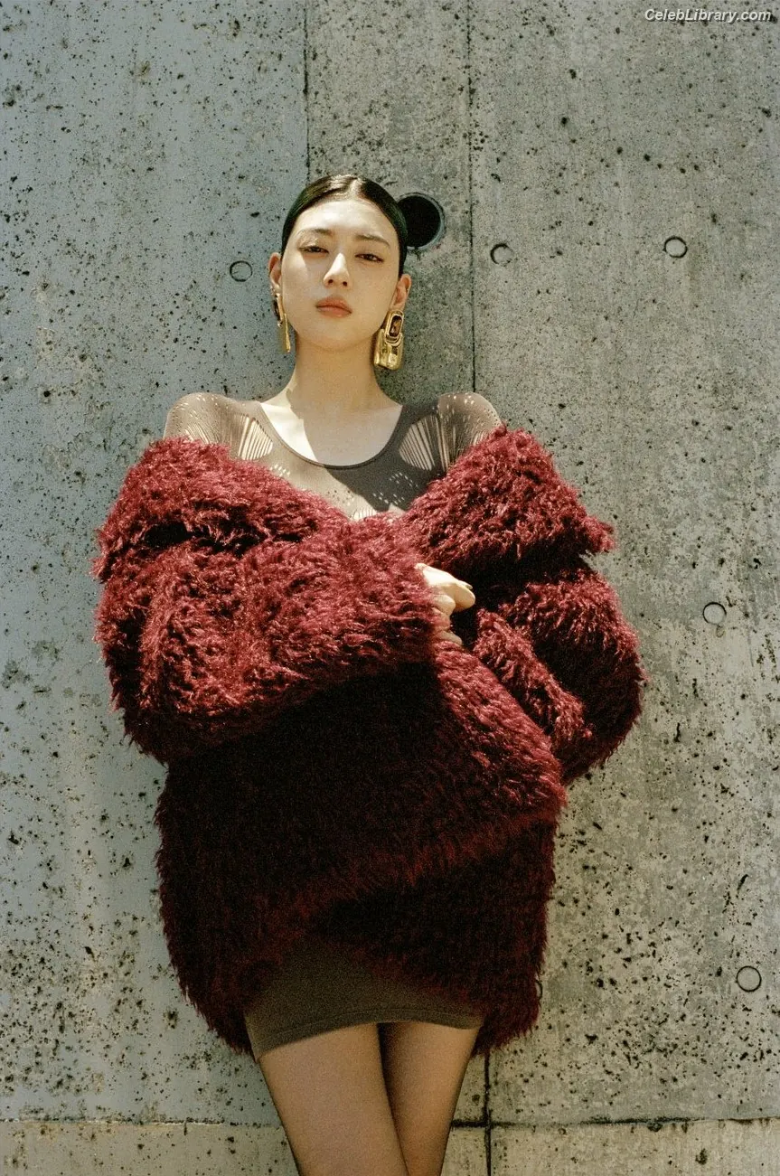 Ayaka Miyoshi photo 5 of 1209