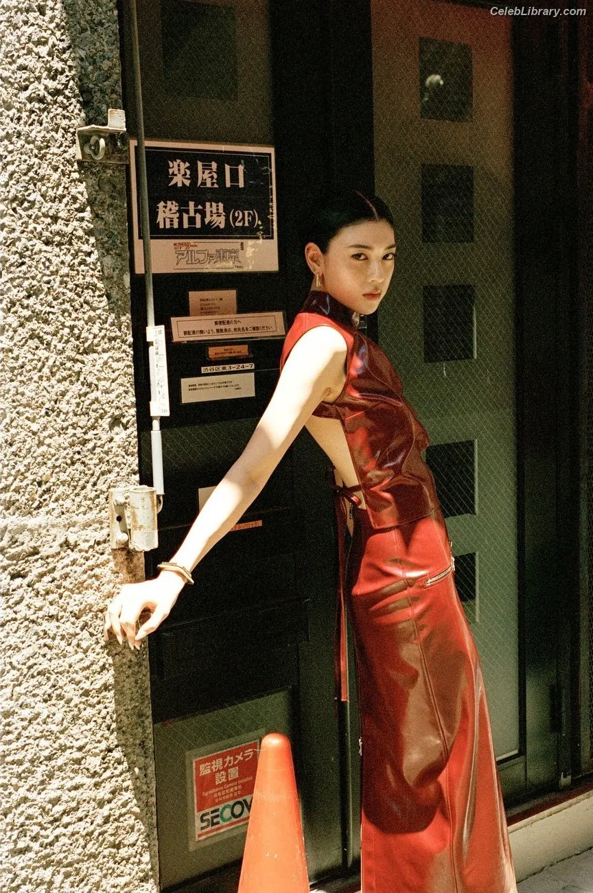 Ayaka Miyoshi photo 6 of 1209