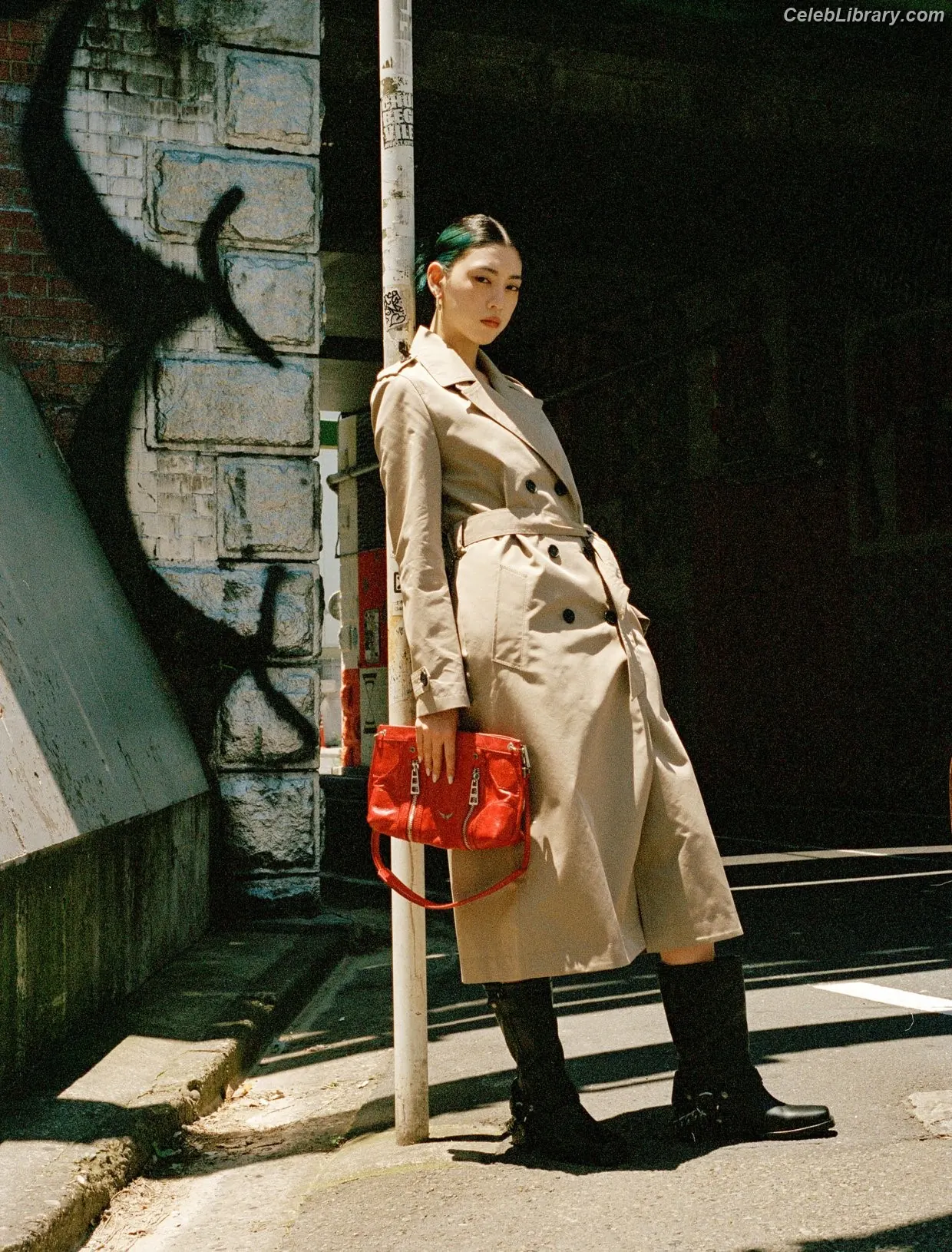 Ayaka Miyoshi photo 16 of 1209