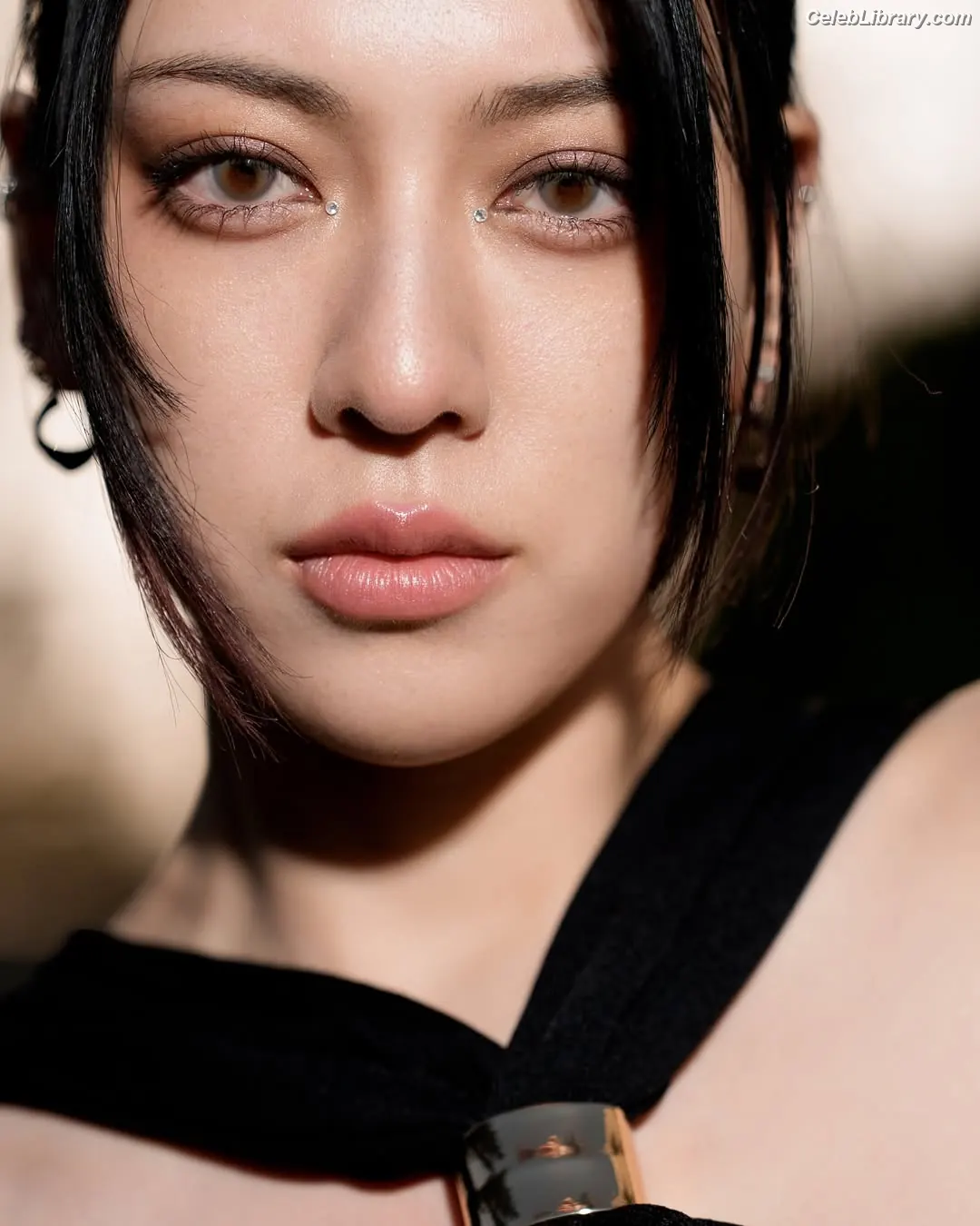 Ayaka Miyoshi photo 8 of 1209