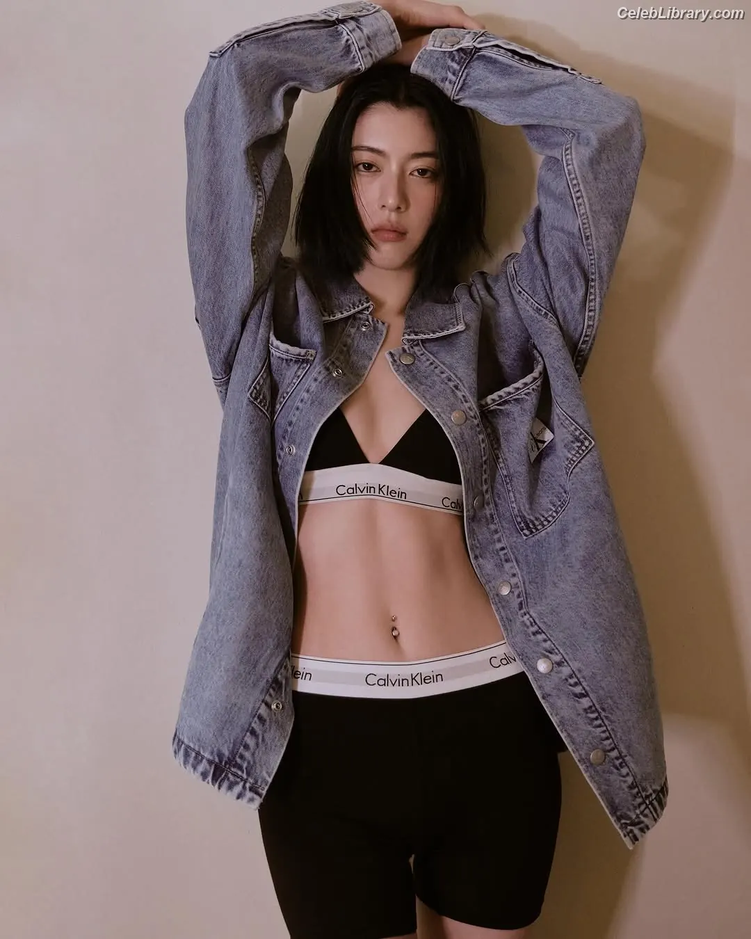 Ayaka Miyoshi photo 15 of 1209