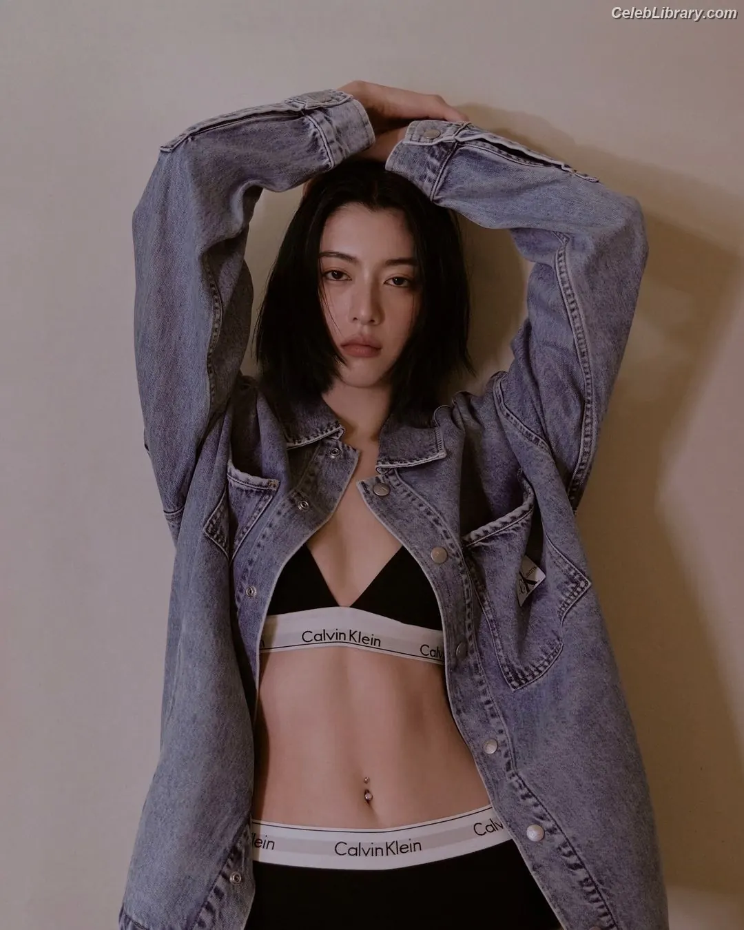Ayaka Miyoshi photo 9 of 1209
