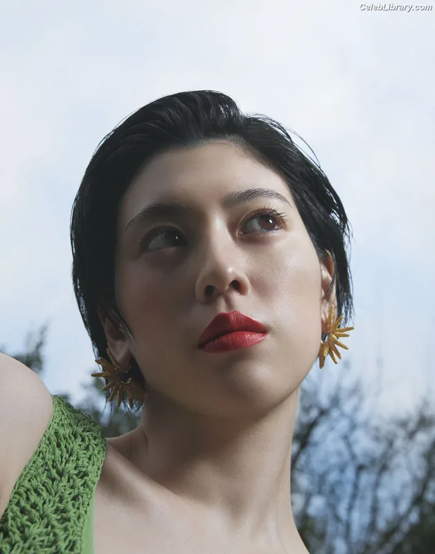 Ayaka Miyoshi photo 2 of 1210