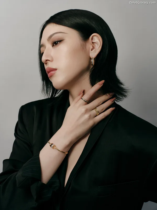Ayaka Miyoshi photo 17 of 1210