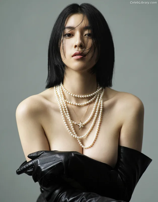 Ayaka Miyoshi photo 18 of 1210