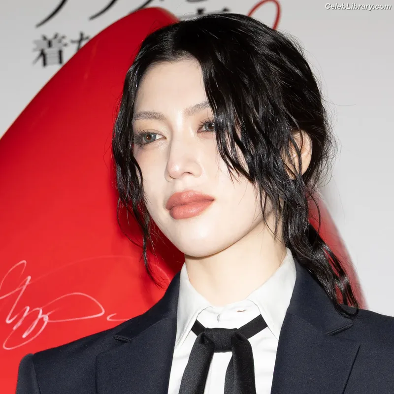 Ayaka Miyoshi photo 22 of 1210