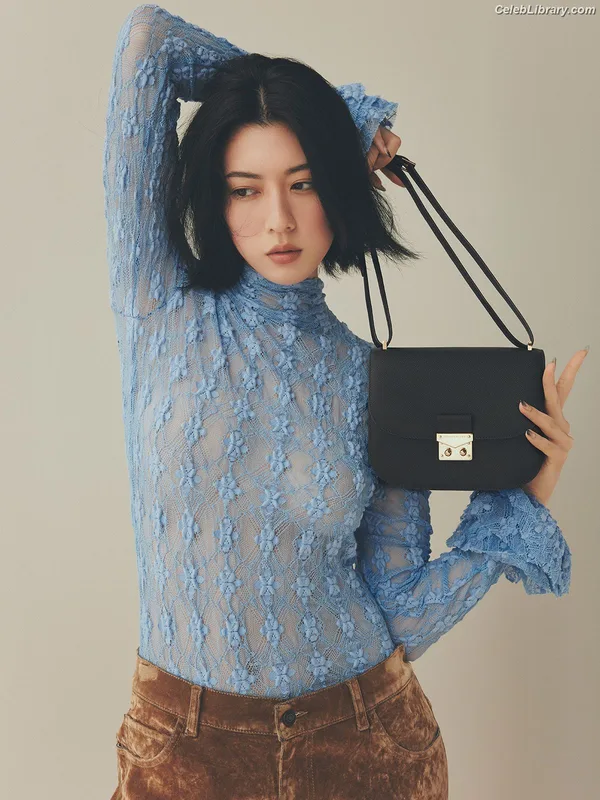 Ayaka Miyoshi photo 10 of 1210