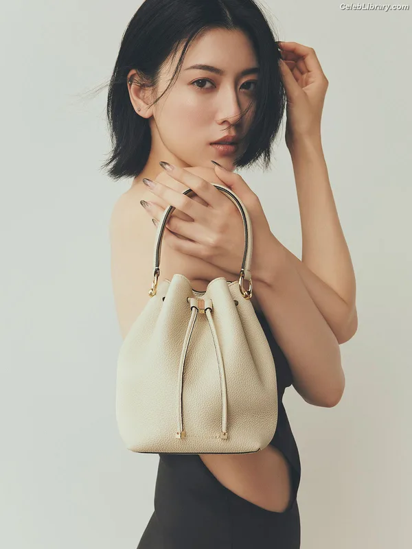 Ayaka Miyoshi photo 11 of 1210