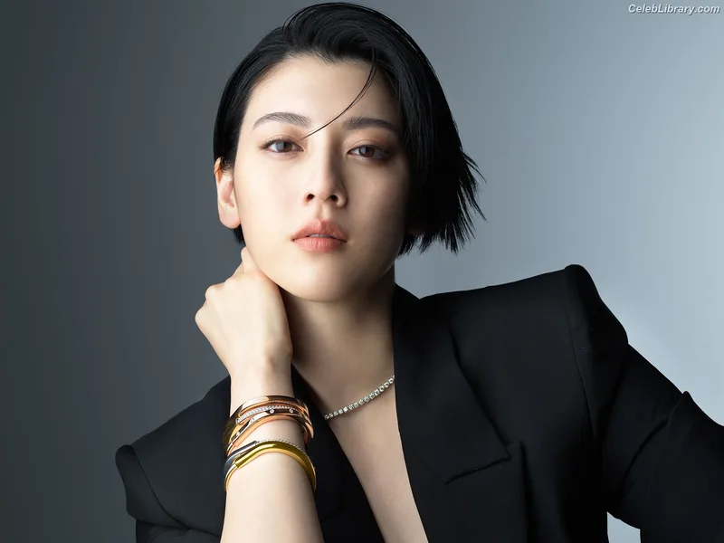 Ayaka Miyoshi photo 17 of 1210