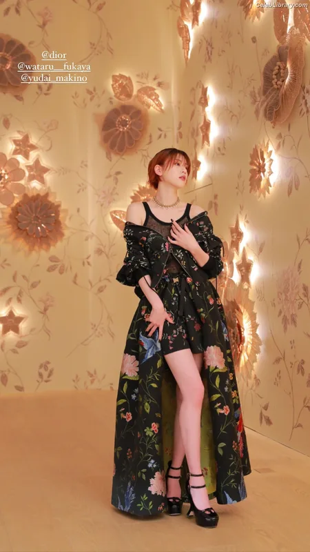 Ayaka Miyoshi photo 4 of 1210