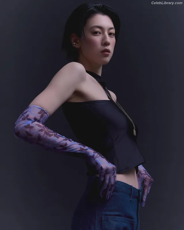 Ayaka Miyoshi photo 13 of 1210