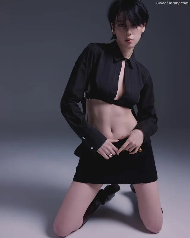 Ayaka Miyoshi photo 22 of 1210