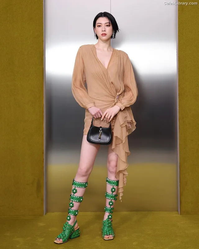 Ayaka Miyoshi photo 23 of 1210